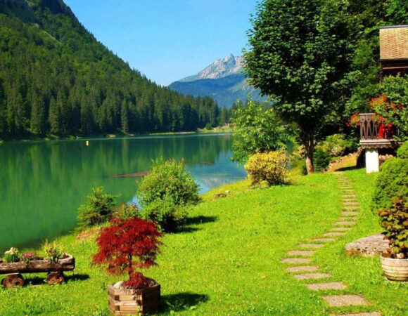 Some important travel tips about Kashmir.