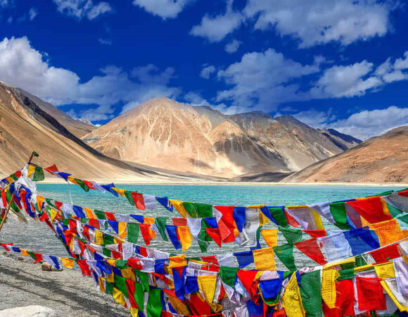 Enchanting Kashmir and Ladakh Holiday Package 9 Nights / 10 Days