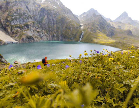 How to Plan Kashmir Tour in September