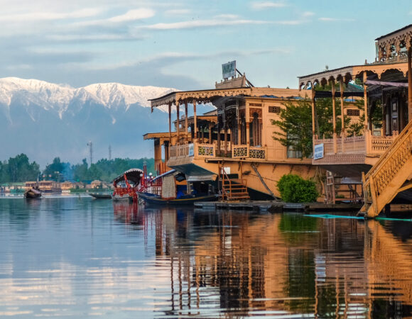 How to Plan Kashmir Tour In June