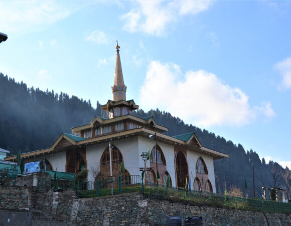 Gulmarg in March – Places to Visit and Things to Do